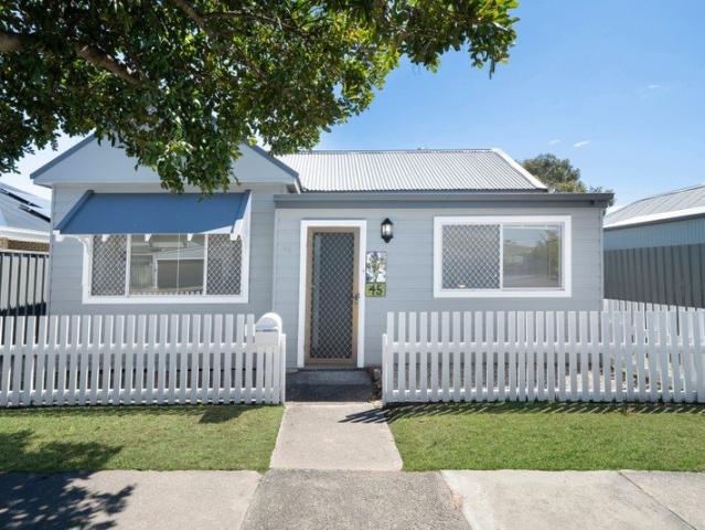 House for sale in Newcastle, Newcastle-Maitland