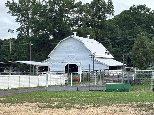 Farm for sale in Ark