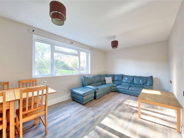 Apartment for rent in Balham, Greater London