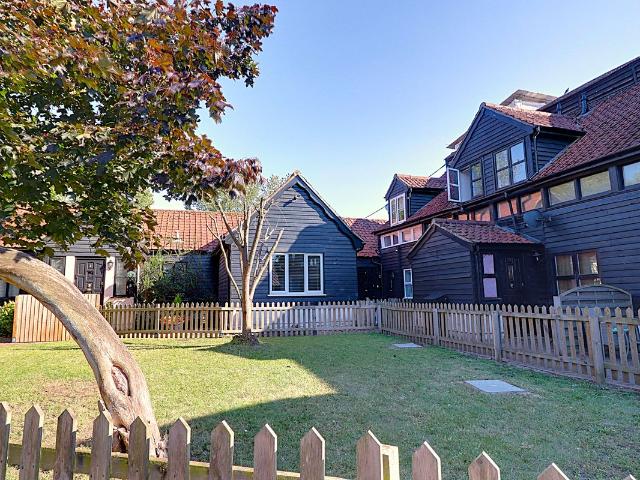 House for rent in Coxtie Green, Navestock Side