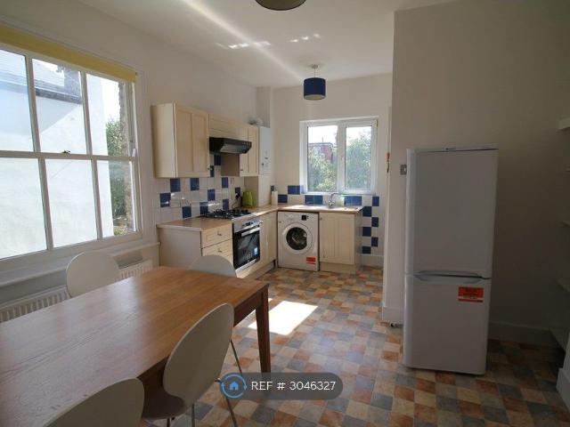 House for rent in London Borough of Ealing, Greater London