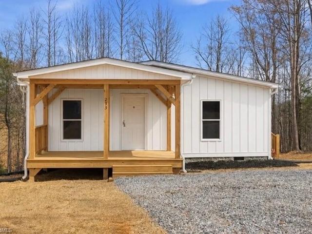 House for sale in Ronda, North Carolina