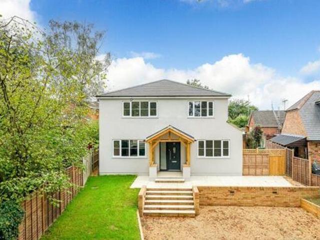 House for sale in Luton