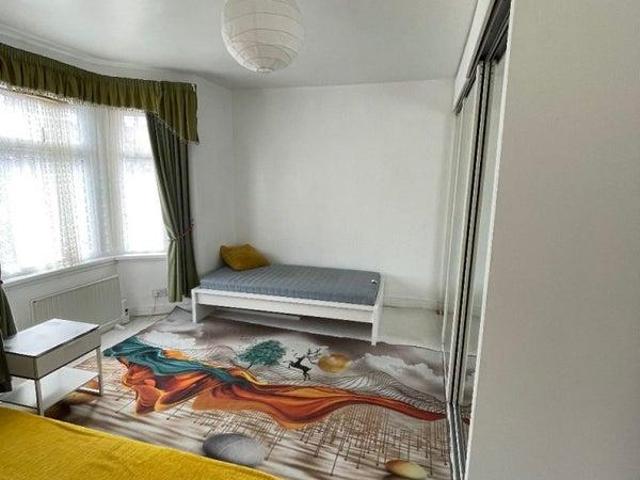 Apartment for rent in Little Ilford, Greater London