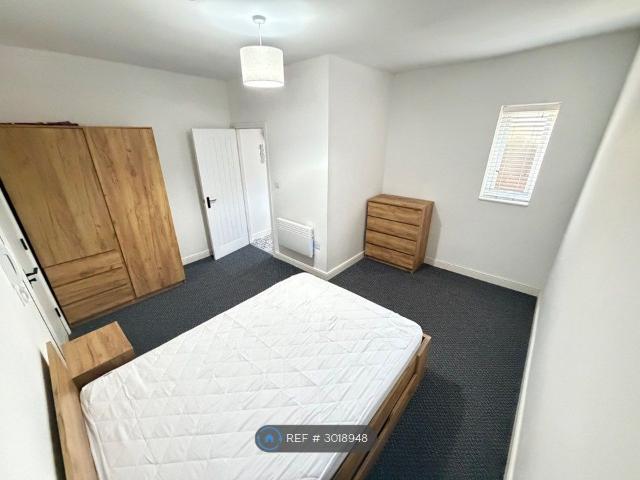 Room for rent in Lee Bank, Greater Manchester