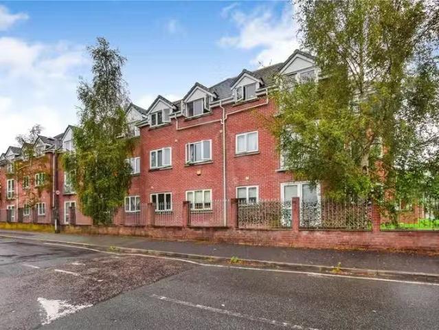 Apartment for sale in Swinton, Newtown