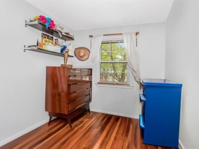 Condo for sale in Little Neck, New York