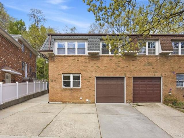 House for sale in Queens, Arverne