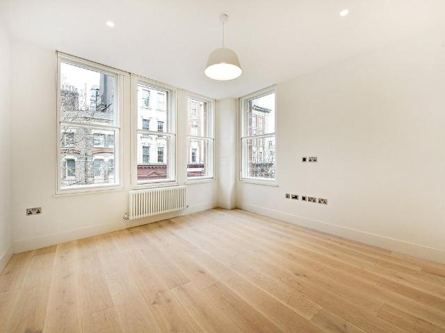 House for rent in Chinatown, Greater London