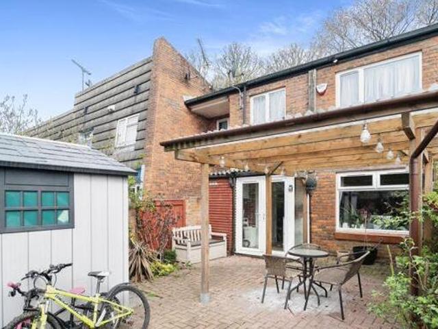 House for sale in Laindon, Essex