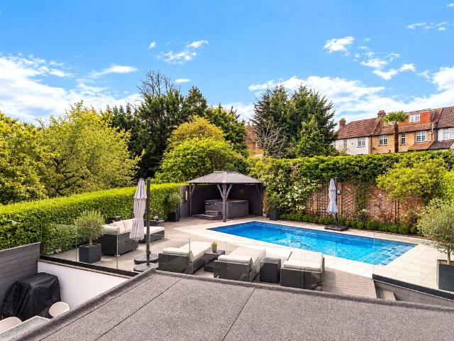 House for rent in Bushey Heath, Hertfordshire