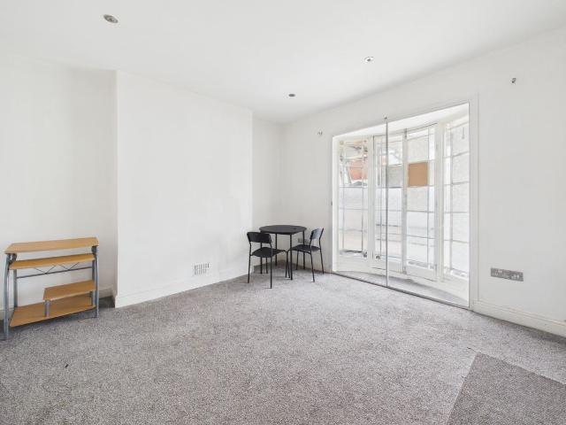 Apartment for rent in Brunswick, Brighton & Hove