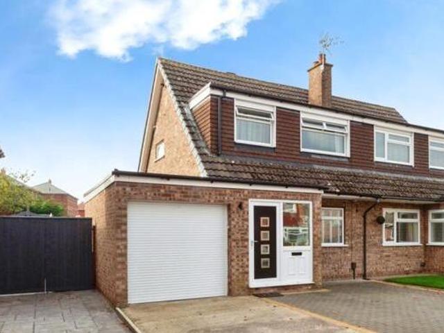 House for sale in Rossmore, Cheshire
