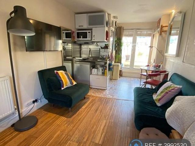 Apartment for rent in Brunswick, Brighton