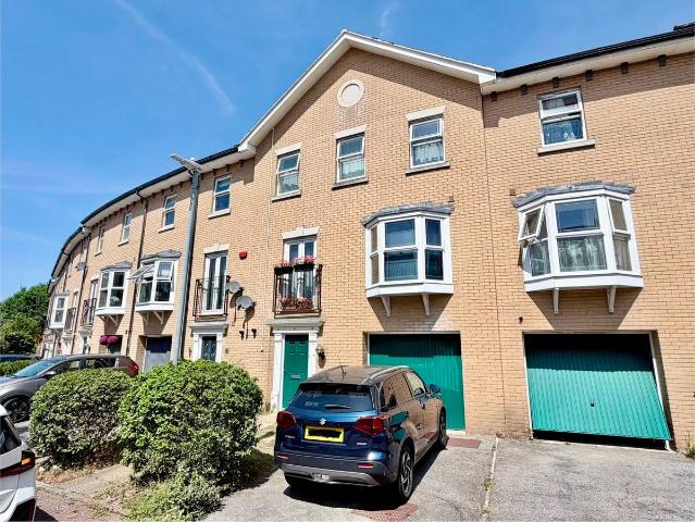 House for rent in Mile End, Fordham Heath