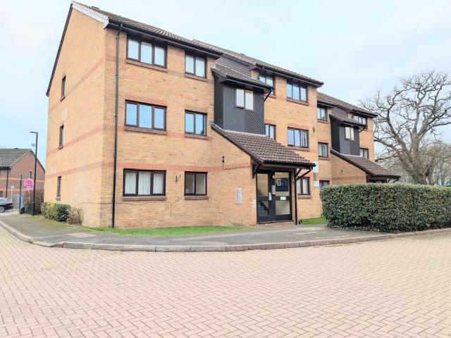 Apartment for rent in Slough, Isle Of Man