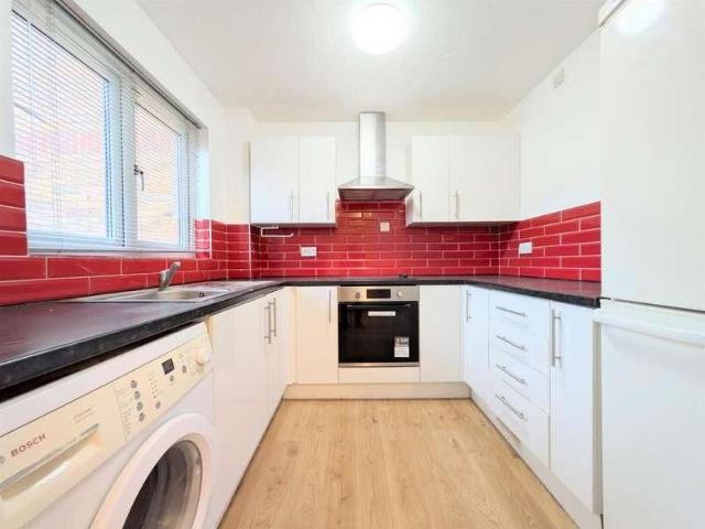 Apartment for rent in Slough, Isle Of Man