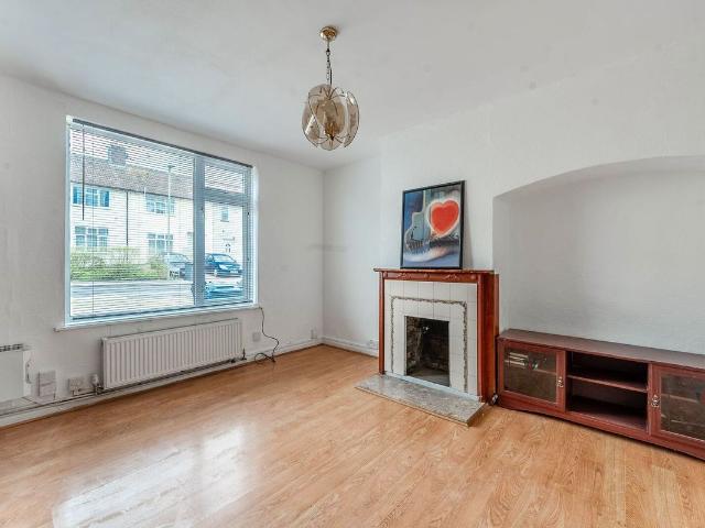 House for rent in Burnt Oak, Greater London