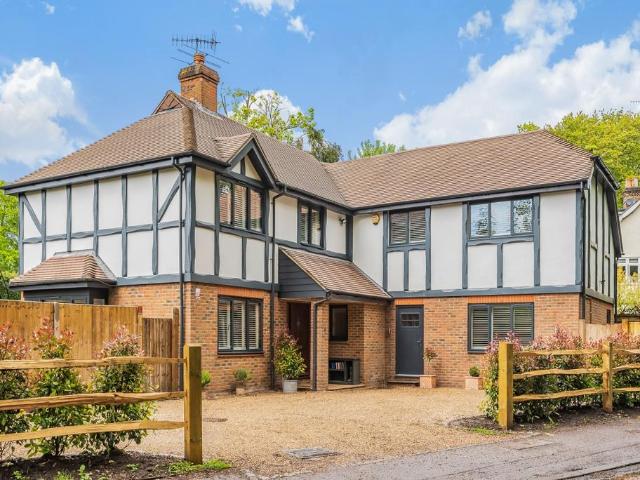 House for rent in Stoke D'Abernon, Elmbridge