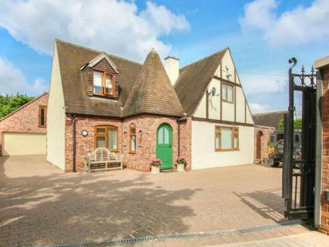 House for sale in Rossington, South Yorkshire