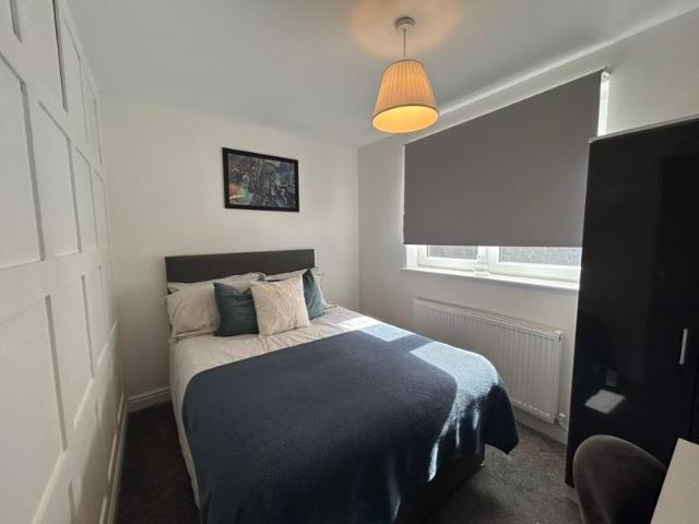 Room for rent in Berry Hill, Potters Corner