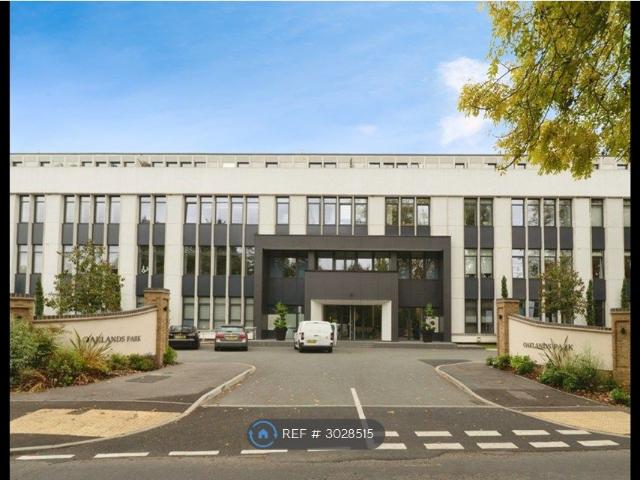 Apartment for rent in Blackhills, Surrey