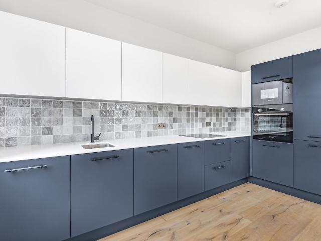 Apartment for rent in Esher, Elmbridge