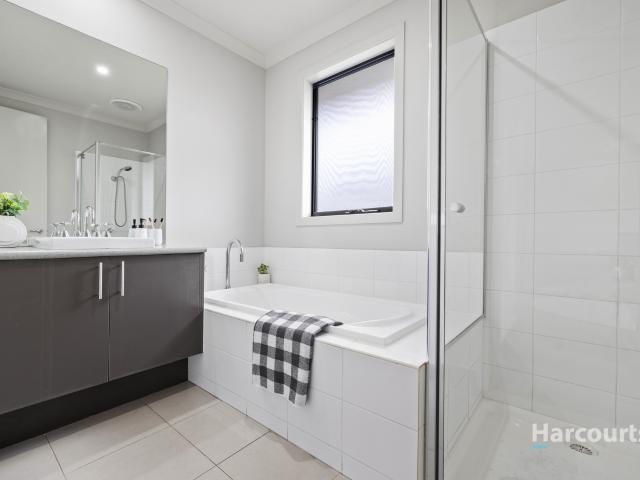 House for sale in Caroline Springs, Melbourne