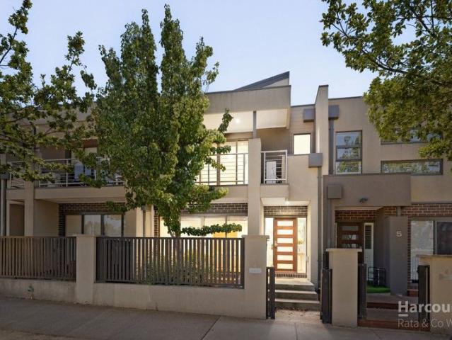 Townhouse for sale in Camerons Creek, Victoria