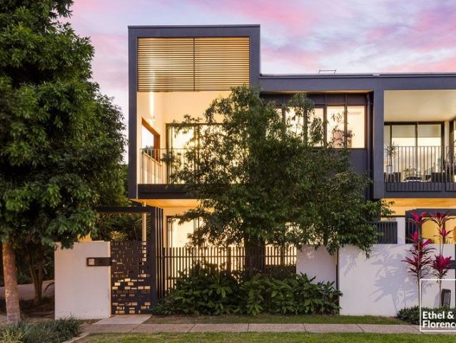 Townhouse for rent in Toombul, Queensland