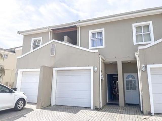 Townhouse for rent in Paarl, Western Cape