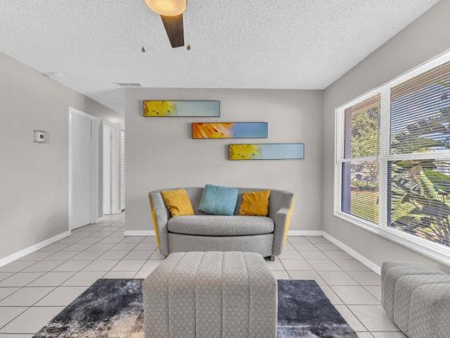 Room for rent in Florida