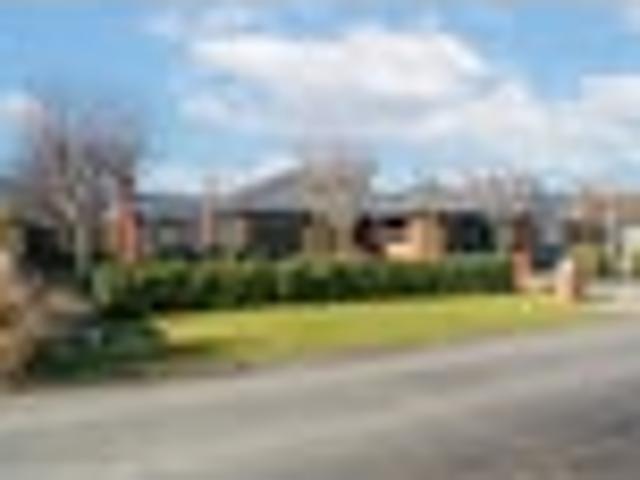 House for sale in Winton