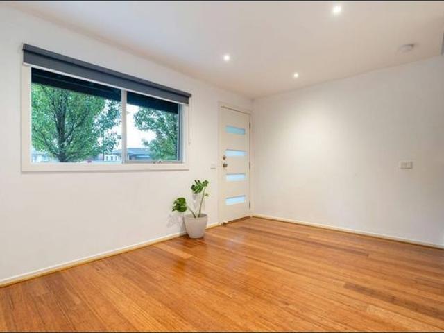 Townhouse for rent in Camerons Creek, Victoria