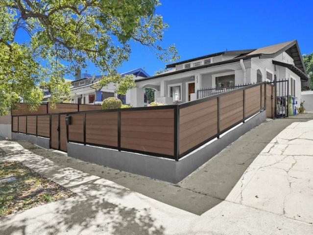 Room for rent in Canoga Park, California