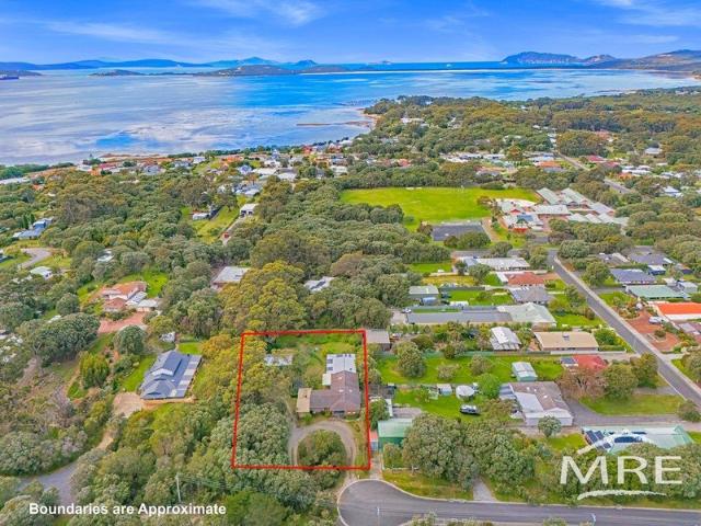House for sale in Little Grove, Albany