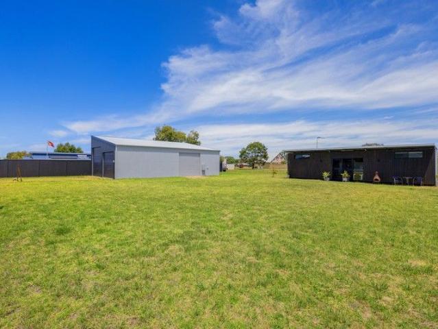 House for sale in Victoria