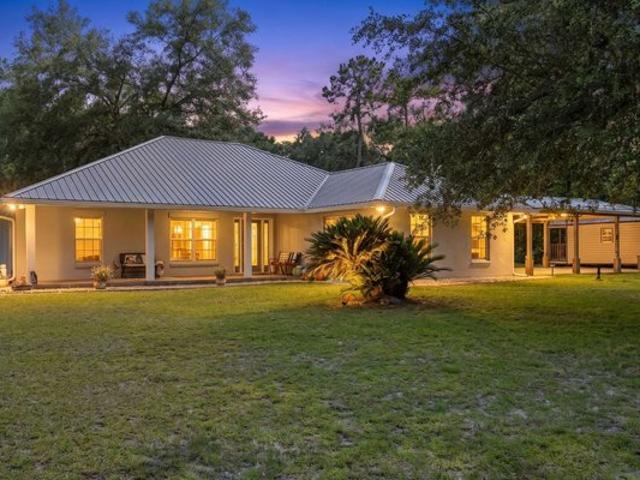 House for sale in Suwannee, Florida