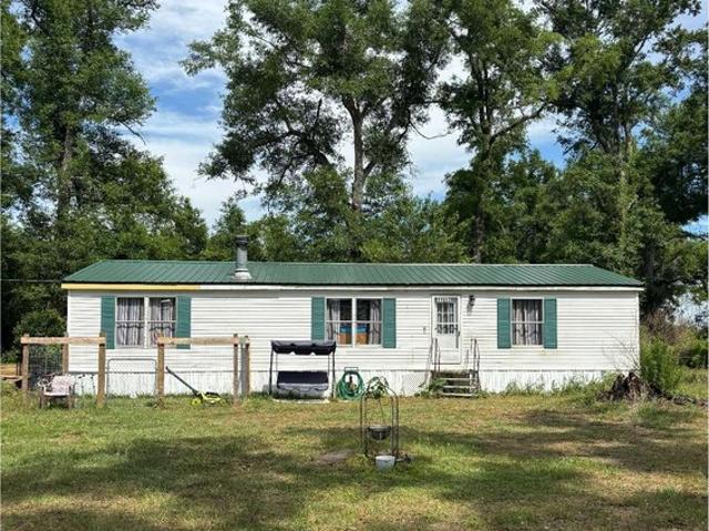 House for sale in Suwannee, Florida