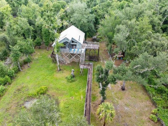 House for sale in Suwannee, Florida