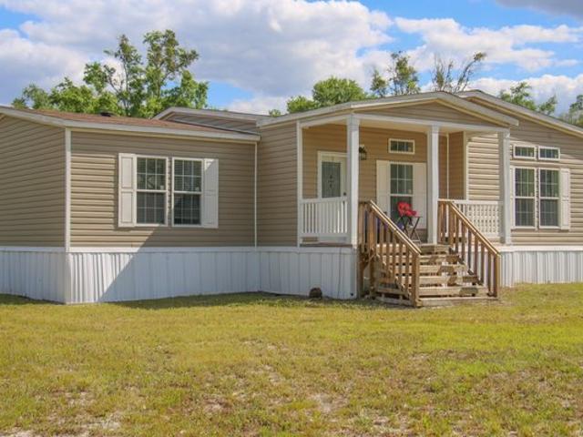 House for sale in Suwannee, Florida