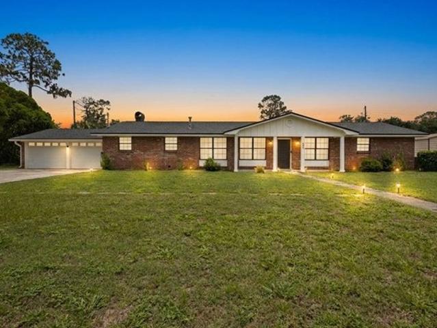 House for sale in Suwannee, Florida