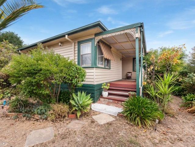 Cottage for sale in Ladys Pass, Victoria