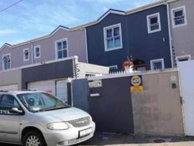 Townhouse for sale in Southern Suburbs, Cape Town