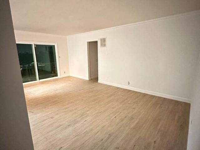 Apartment for rent in Beverly Hills, California
