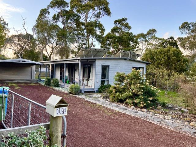 House for rent in Camerons Creek, Victoria