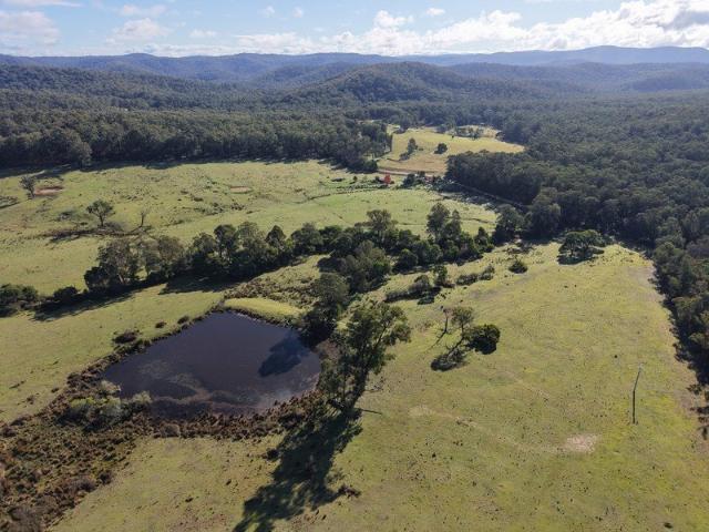Cottage for sale in Mount Taylor, Victoria