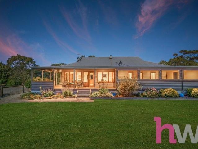 House for sale in Victoria
