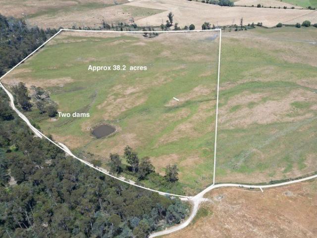 Cottage for sale in Lilydale, Tasmania
