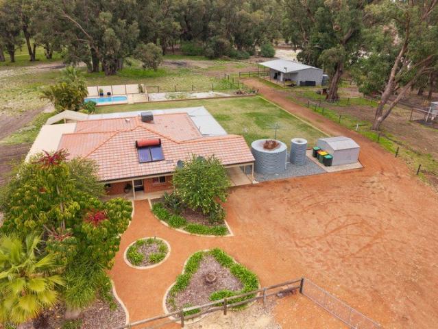 Cottage for sale in Karnup, Western Australia